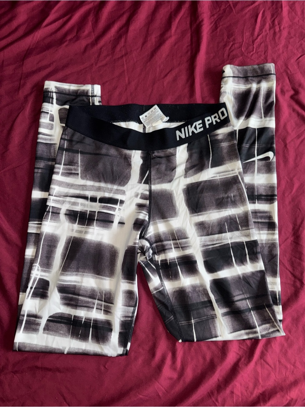 Nike Black & White Dri Fit Athletic Leggings ladies medium